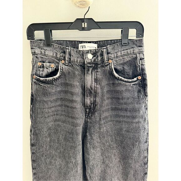 Zara Women’s 4 TRF High Rise Barrel Leg Jeans Black Wash Distressed Hem - Picture 5 of 8